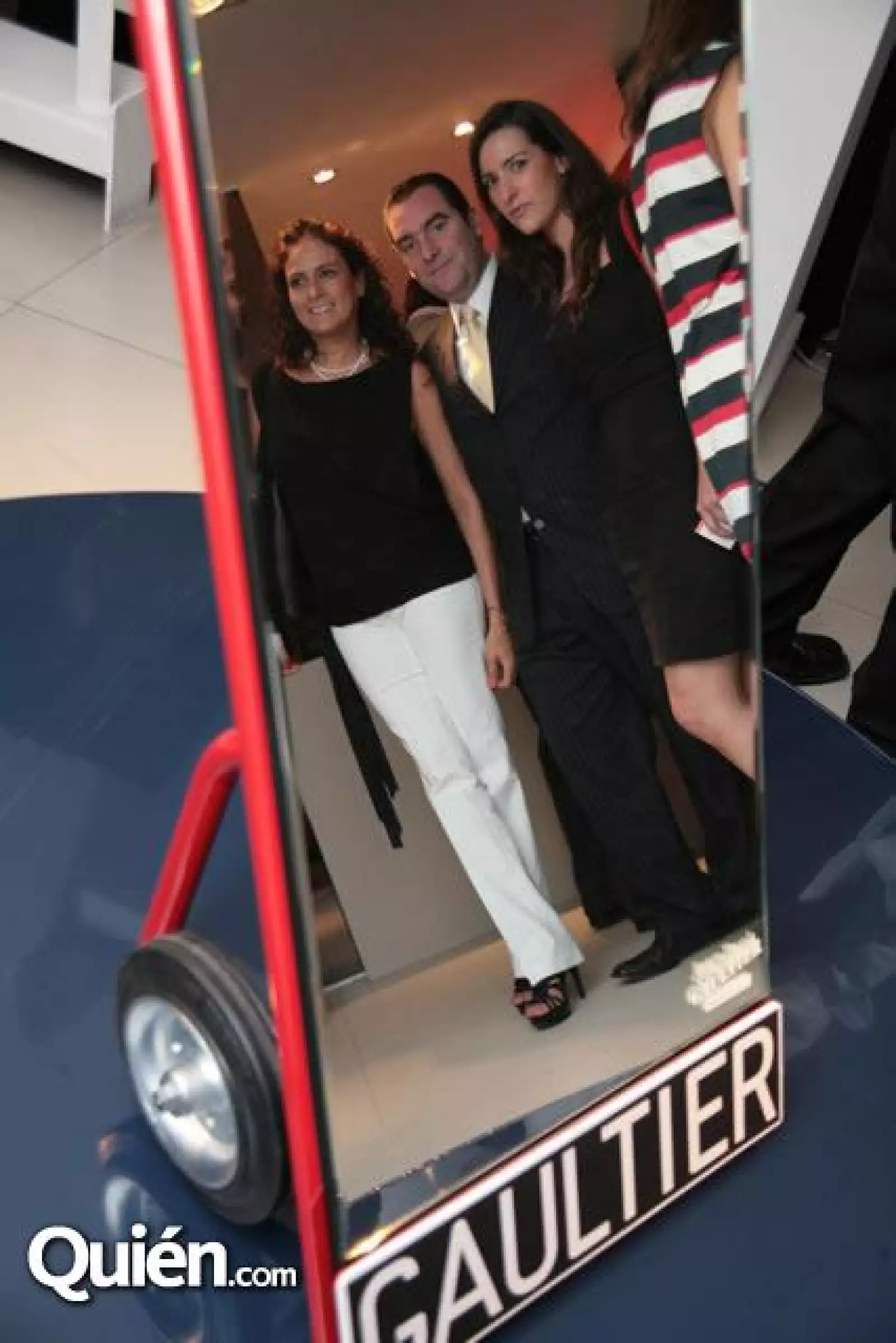 Claudia Meza,Alejandro Melleda,Nathalia Thiebaut