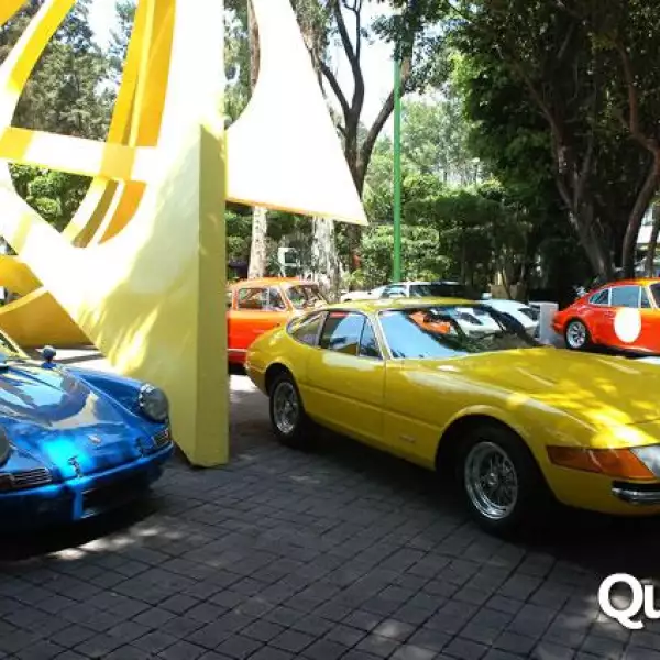 Exhibición de autos clásicos