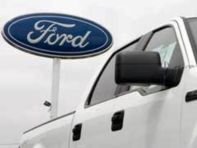 Ford prevé que las ventas de autos en EU registren fuertes caídas en febrero. (Archivo)