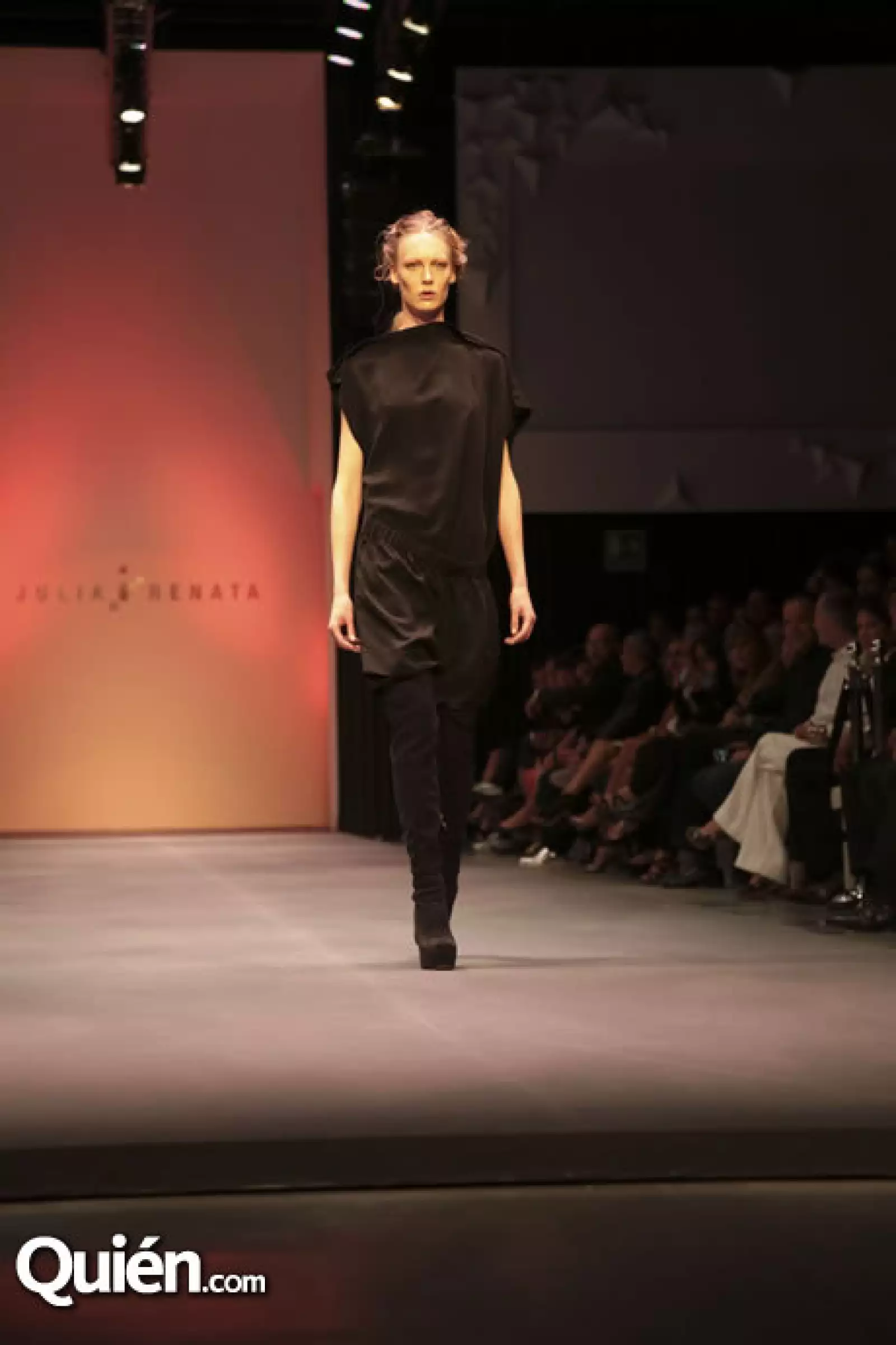 Pasarela Julia y Renata