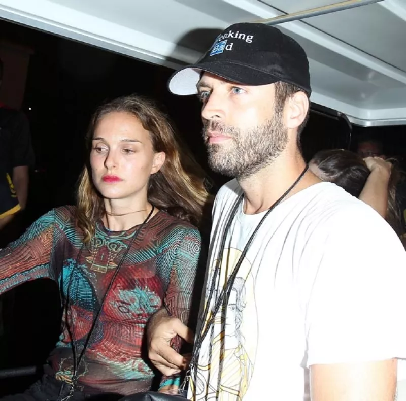 La actriz mexicana acudió al show de la cantante y su esposo Jay-Z luciendo un atuendo negro que destacó sus curvas.