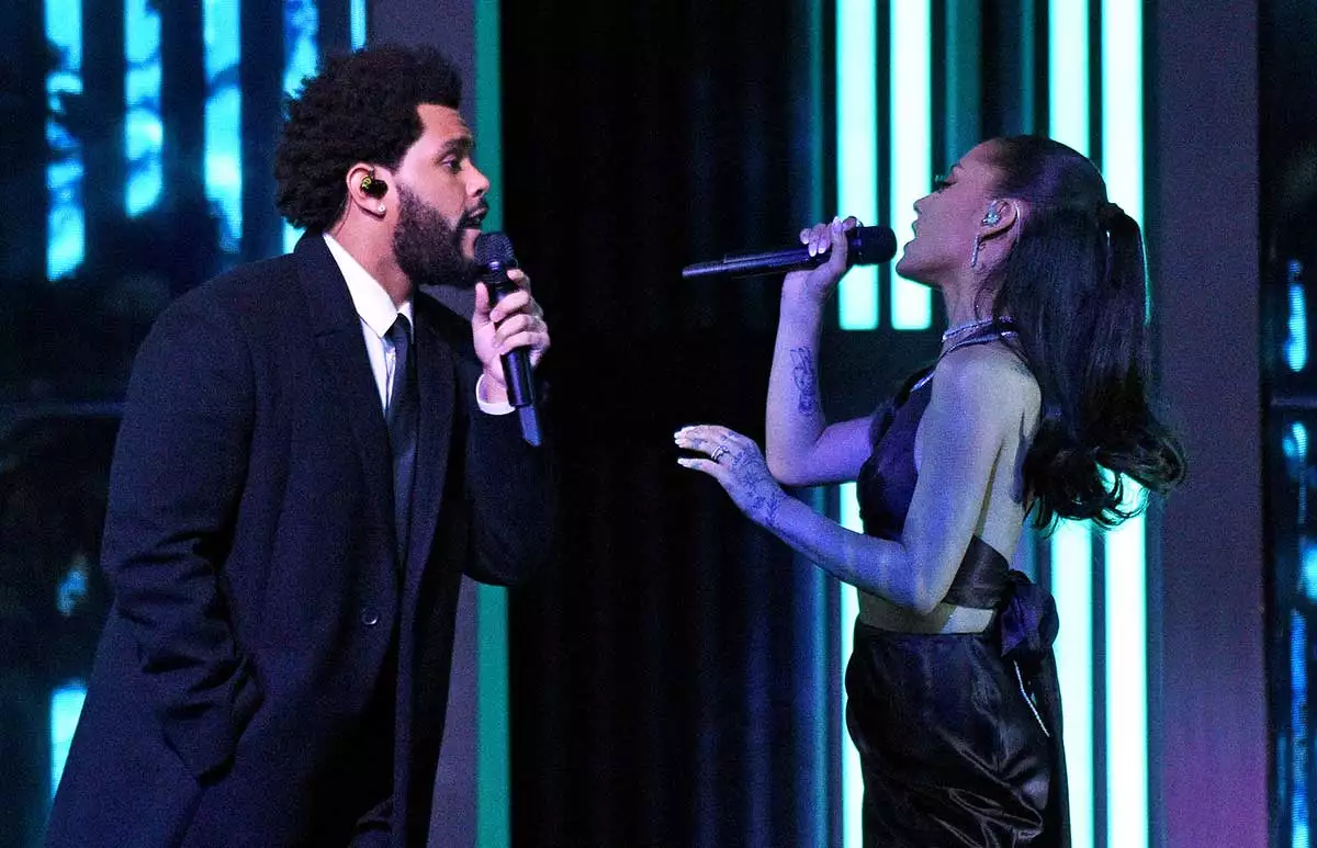 ariana-grande-anillo.jpg