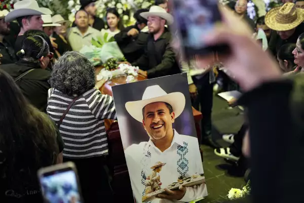 Carlos Manzo, Uruapan