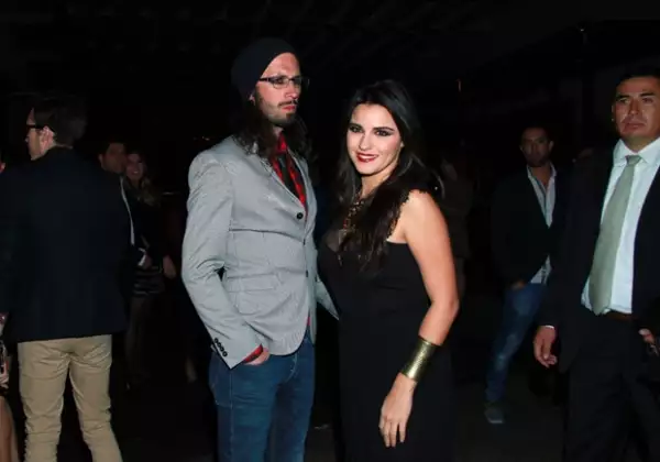 Un año juntos y ella muy enamorada de su galán.