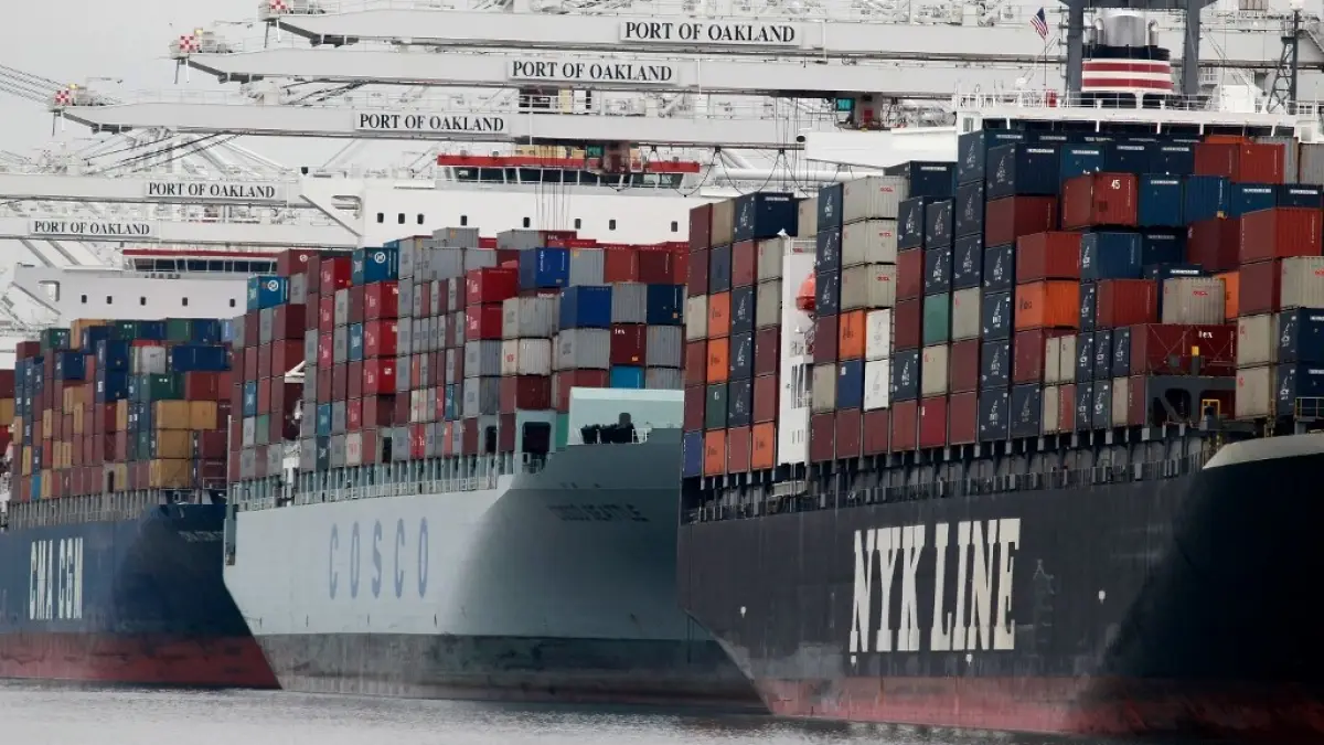 El déficit comercial de EU se reduce en junio
