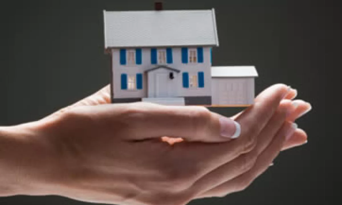 Si el valor de la casa rebasa el límite establecido, el contribuyente todavía puede exentar el ISR si demuestra que habitó el inmueble cinco años anteriores a la venta. (Foto: Getty Images)