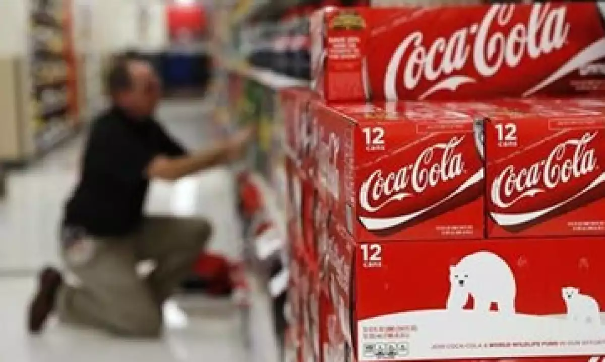 La firma dijo que de ser aprobado el impuesto a las bebidas azucaradas ajustará su estructura operativa. (Foto: Archivo)