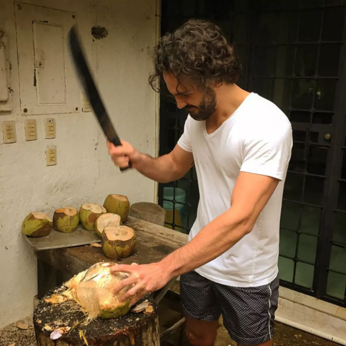 Pepe Díaz ya se preparó para el reto de sobrevivir en medio de la nada.