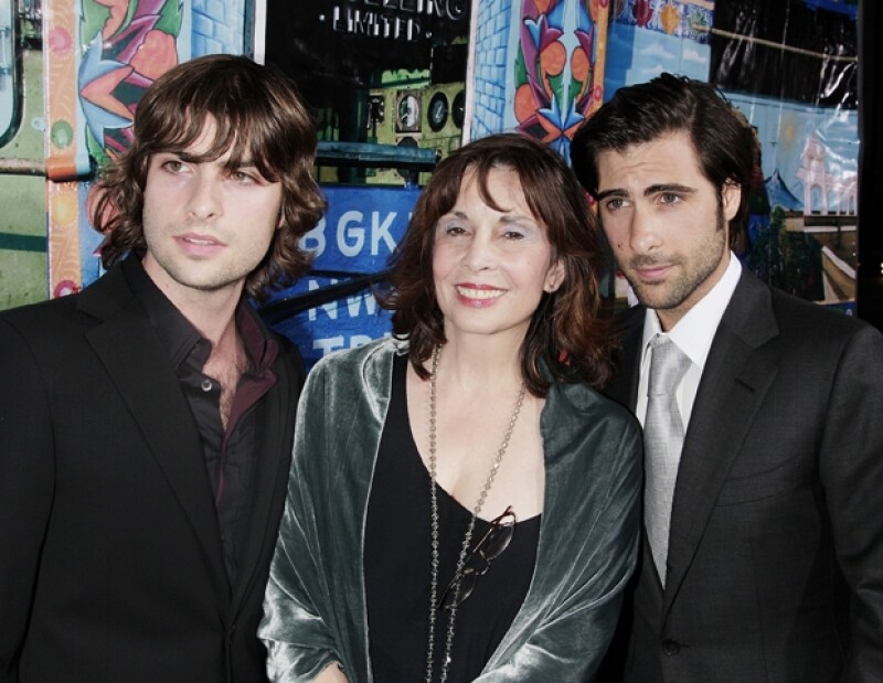 Talia con sus hijos Robert y Jason Schwartzman