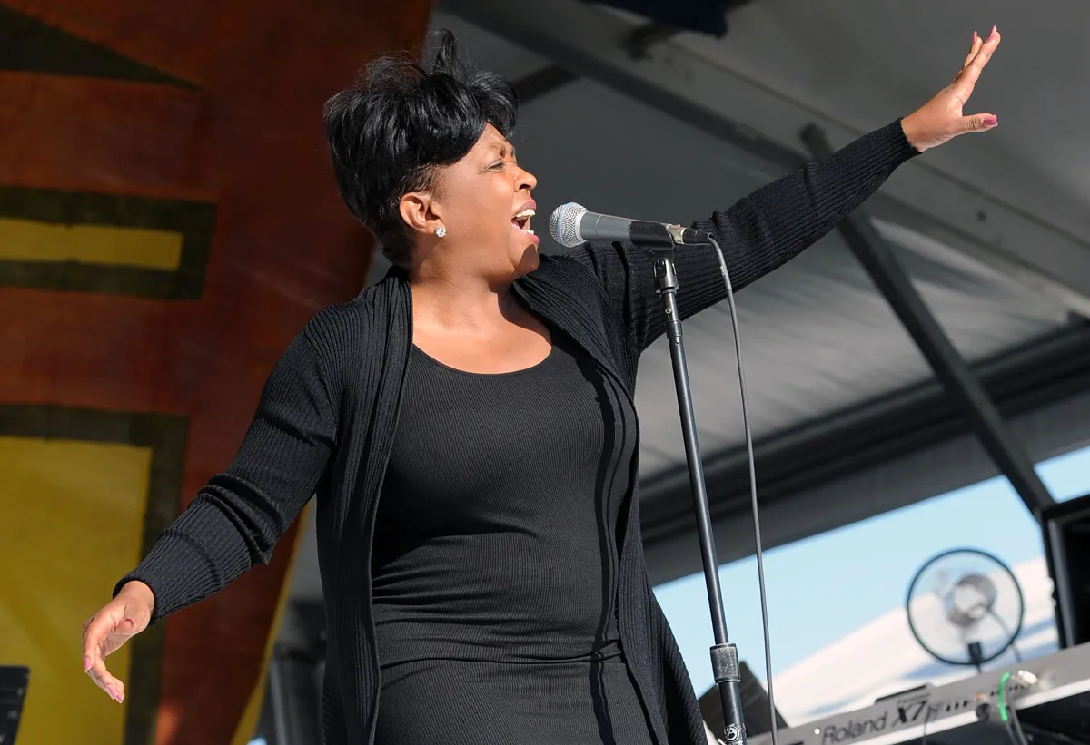Anita-Baker
