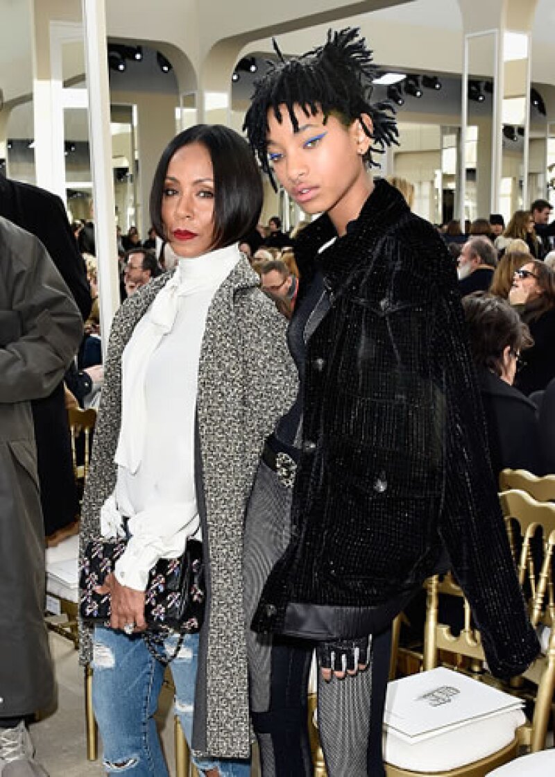 Jada recientemente acompañó a su hija a un fashion show de Chanel, marca que acaba de nombrar a la adolescente su embajadora.