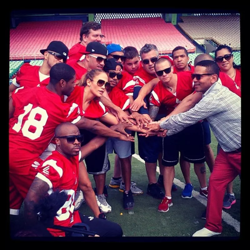 La cantante fue la única mujer que participó en un juego de beneficencia para las víctimas y la reconstrucción en Puerto Rico, después del huracán Sandy.