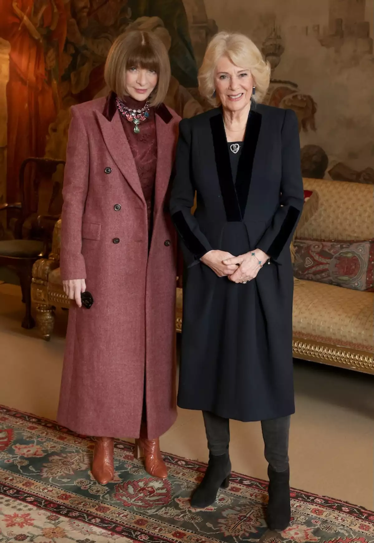 Anna Wintour y la reina Camila de Inglaterra en el Palacio de St. James