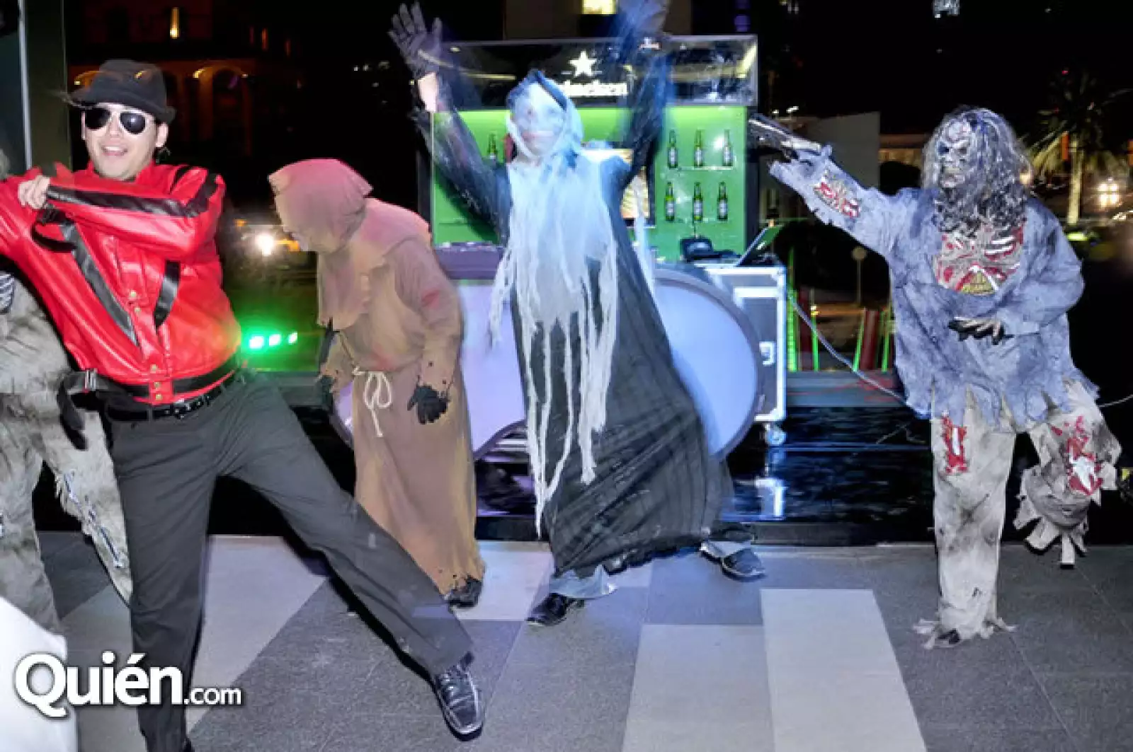 Primer aniversario de Main Entrance