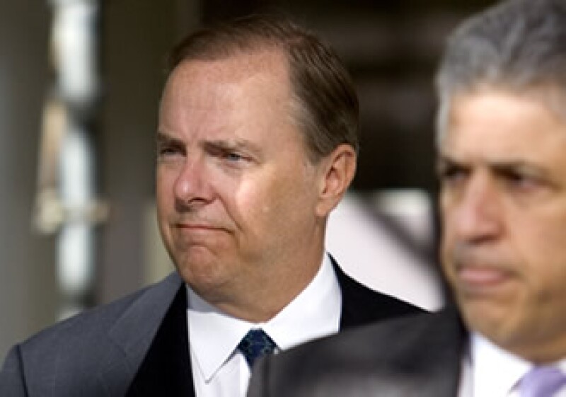 Un hueco en la ley puede permitir a defraudadores como Jeff Skilling (izquierda) esquivar la ley. (Foto: Archivo)