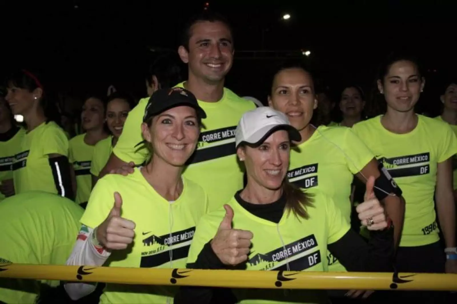29.	Ana María y Estela de la Torre, Max Couret y Ana Cristina Fox