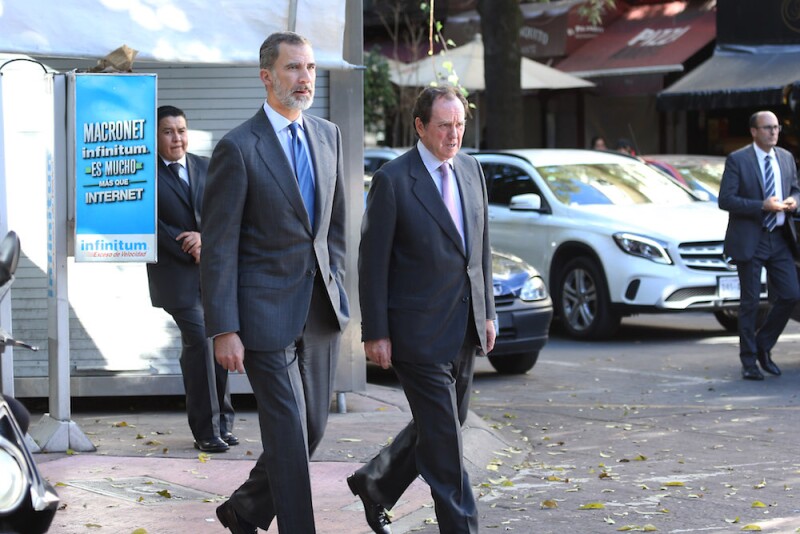 Rey-Felipe-España-camina-en-Polanco-México.jpg