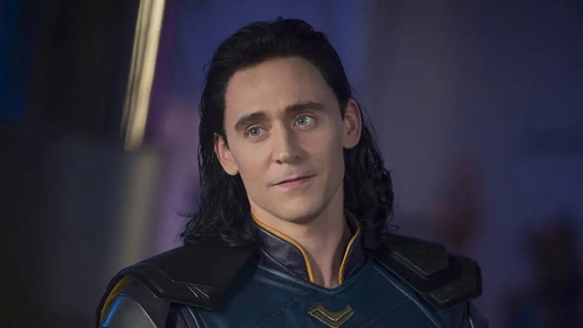 Tom Hiddleston confiesa que su escena favorita fue improvisada