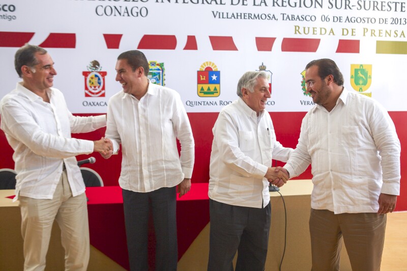 Los gobiernos de Oaxaca, Puebla y Veracruz ofrecen apoyos a sus ciudadanos, previo al llamado a las urnas.