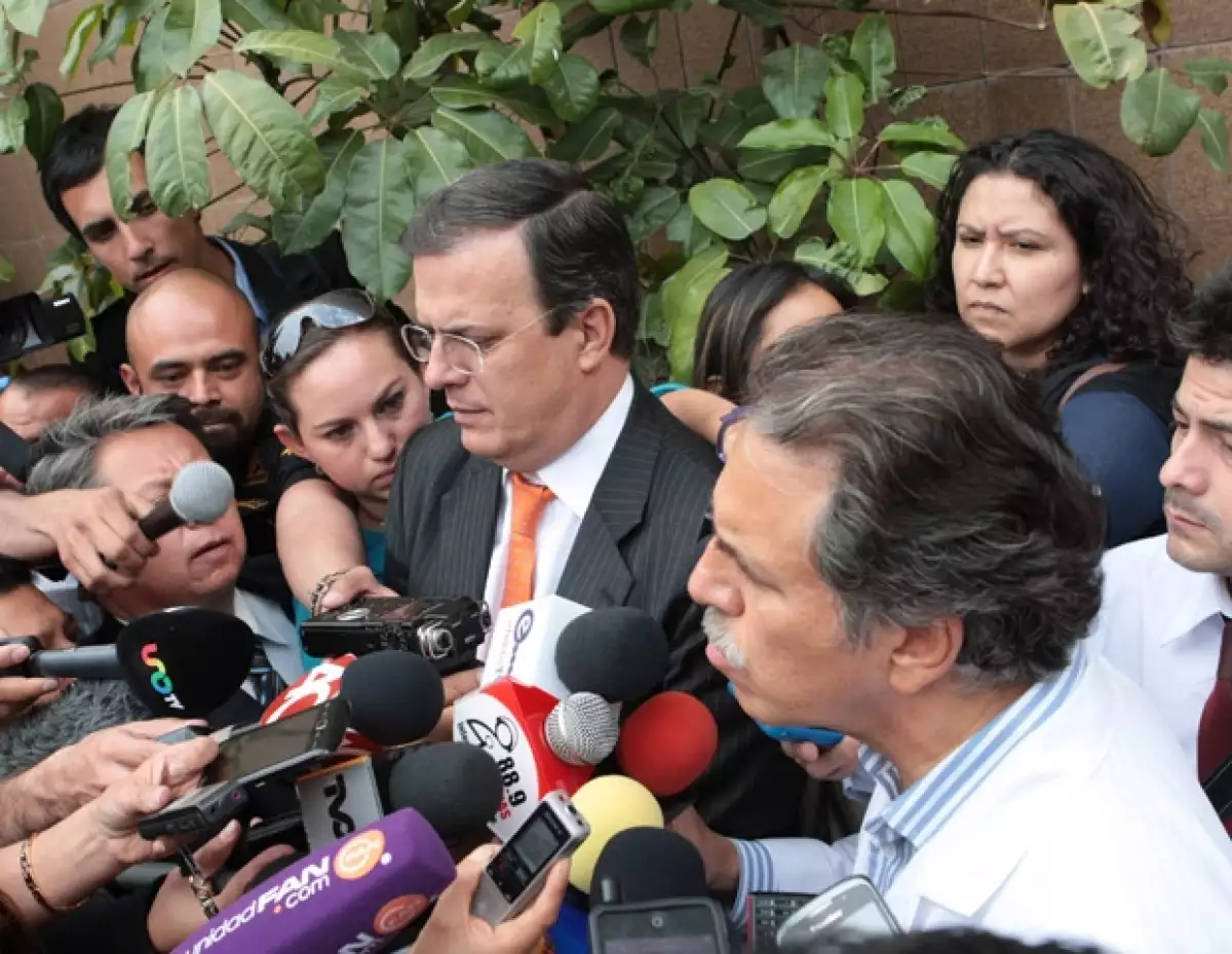 La familia del prolífico escritor mexicano, quien falleció a los 83 años de edad, aún no ha decidido si será velado en Gayosso de Félix Cuevas o en el que fuera su domicilio, en San Jerónimo.