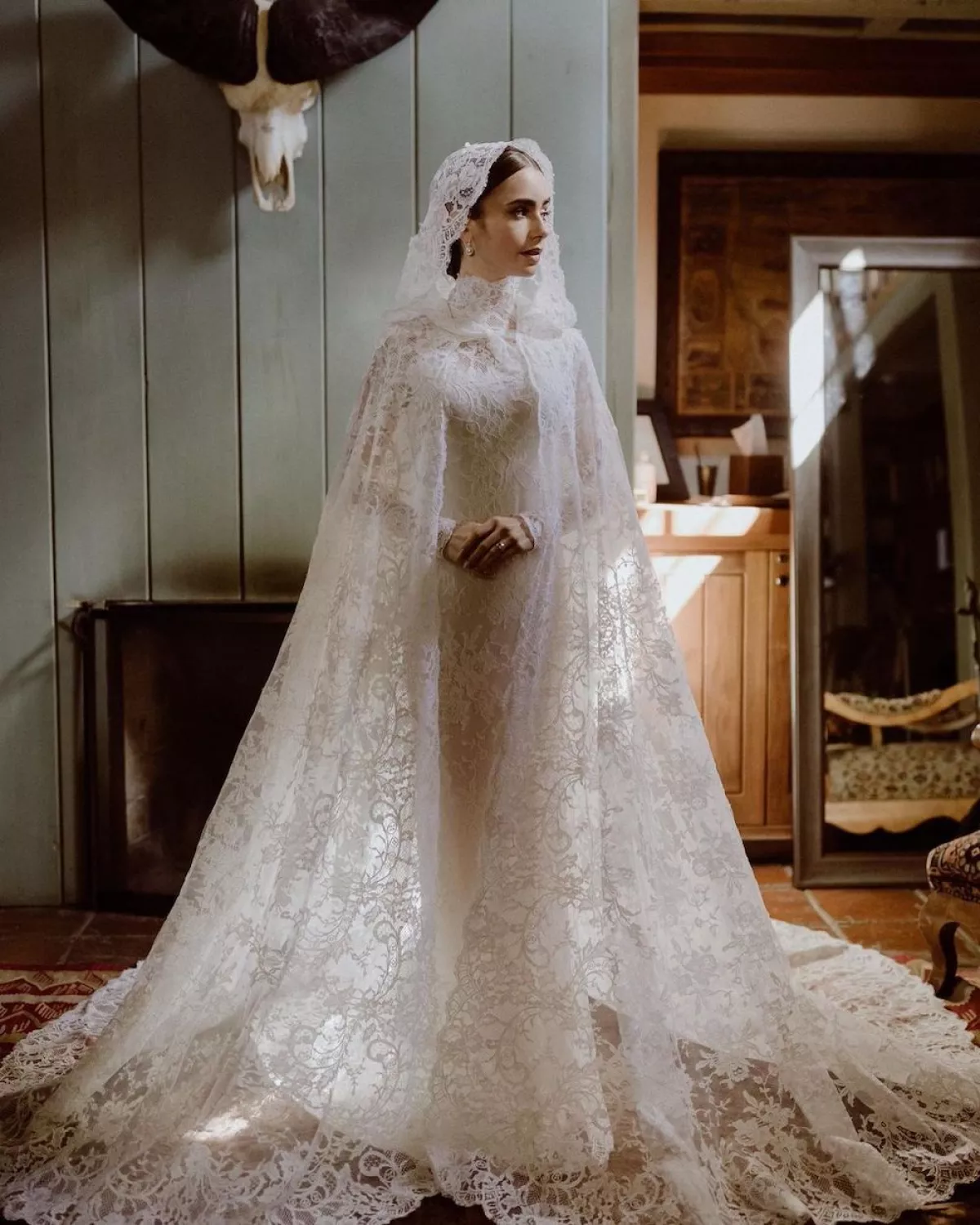 lily-collins-vestido-de-boda.jpg