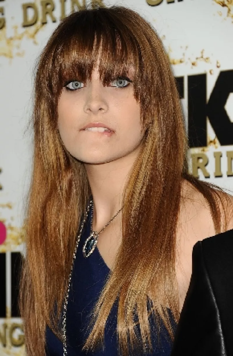 Luego de que se asegurará que la hija del Rey de pop fue hospitalizada por un intento de suicidio, el representante de los Jackson aseguró que ya está fuera de peligro.