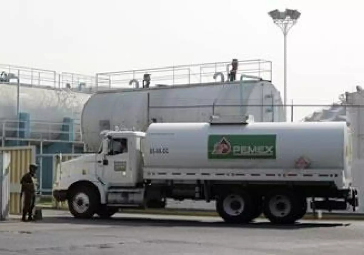 pemex petrolera ap.jpg