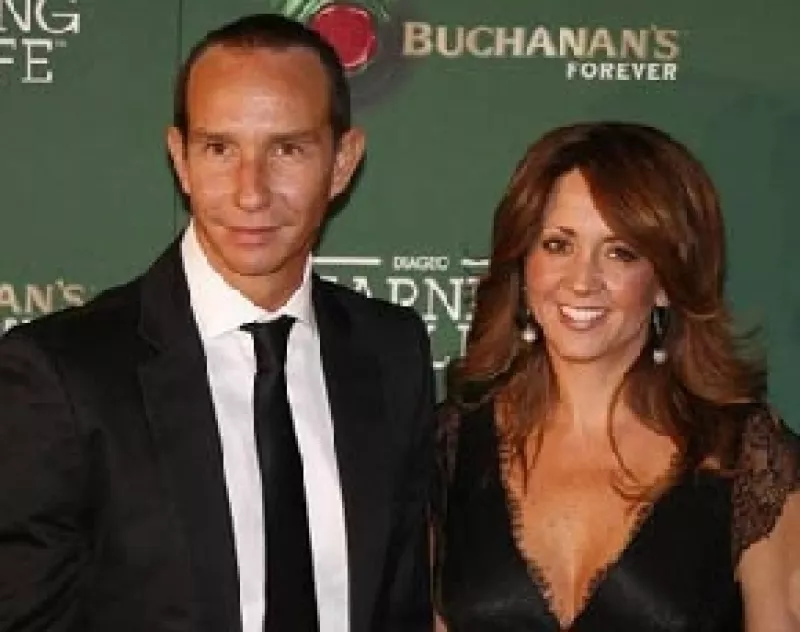 La conductora fue entrevistada por Aurora Valle para el programa `Vidas paralelas´, donde la esposa del ex Timbiriche también habló del aborto que sufrió.