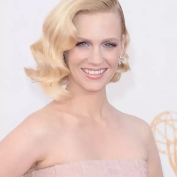 Si tienes un corte de pelo `bob´te recomedamos elegir una opción retro como January Jones.