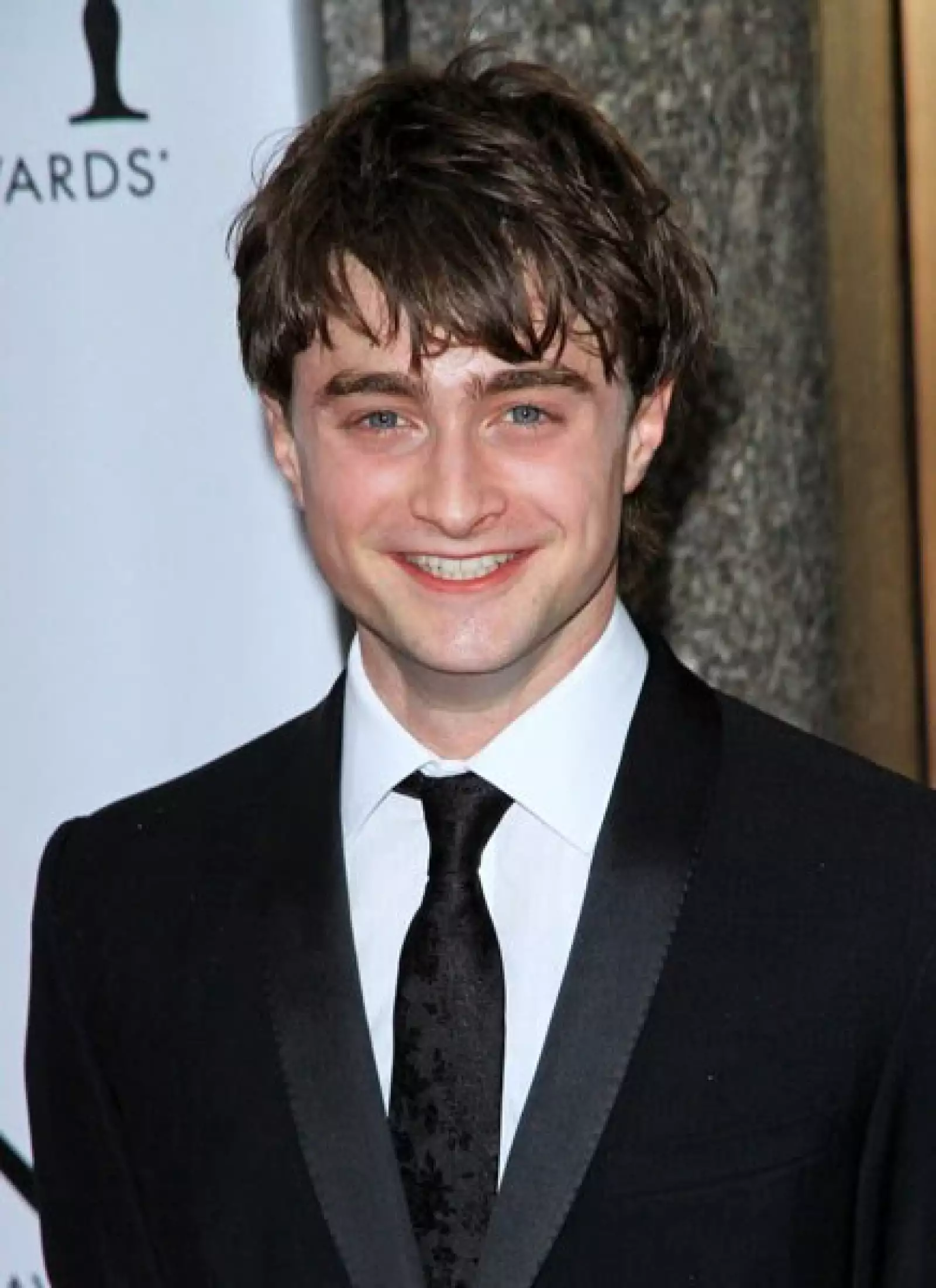 Daniel Radcliffe se coloca en la sexta posición con 25 millones dólares, mismos que recabó con la saga Harry Potter que ha ganado más de cinco mil millones de dólares en la taquilla mundial.