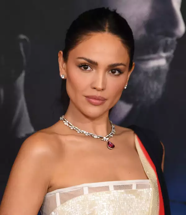 Eiza González en bioserie de Lucía Méndez