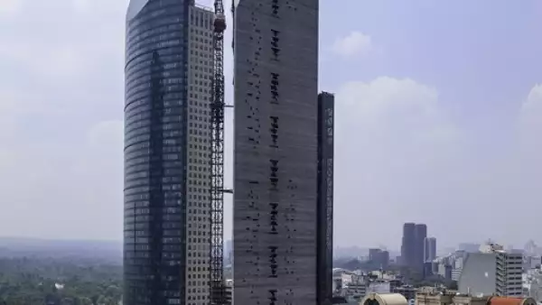 5,000 metros cuadrados de área comercial