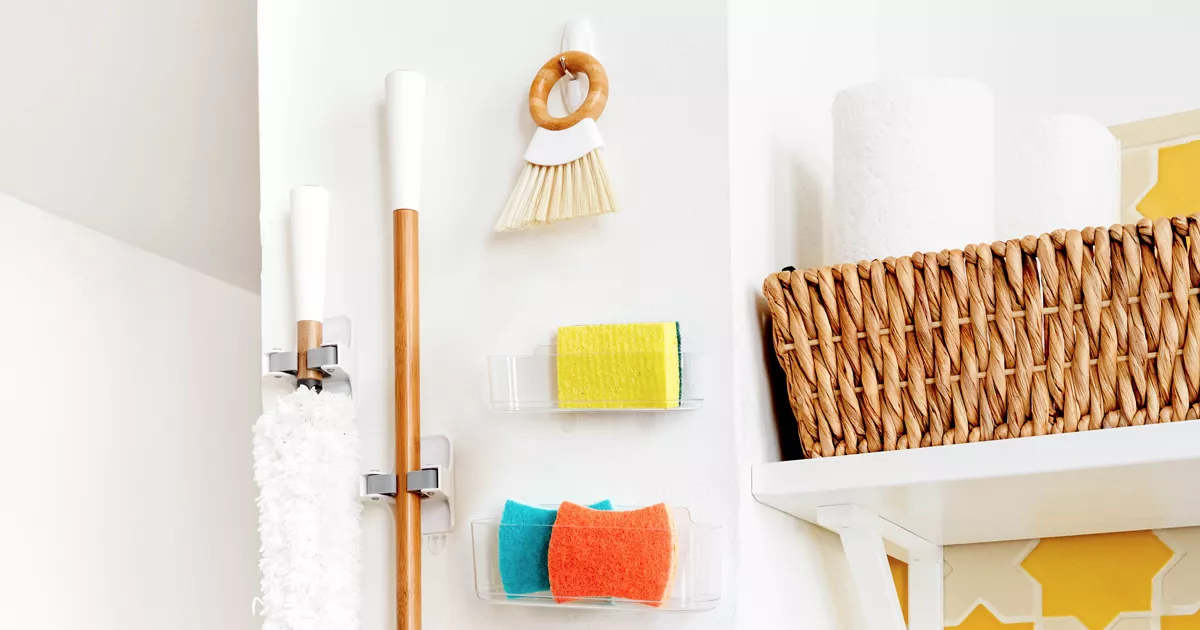 Command® Uso General blancos y Ganchos Sujeta Escobas