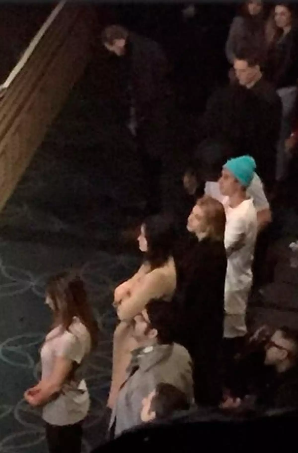 La modelo decidió cortar su pelo y ahora luce un "long bob" que lució el domingo pasado durante una salida con el cantante canadiense.