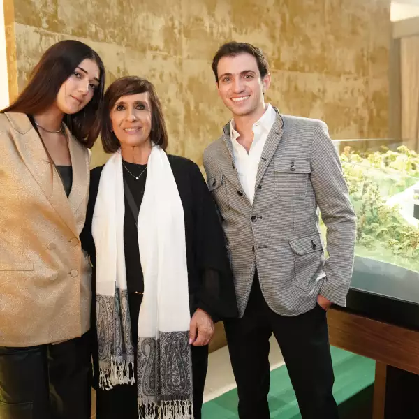 Sarah, Sary y Alexander Shamosh