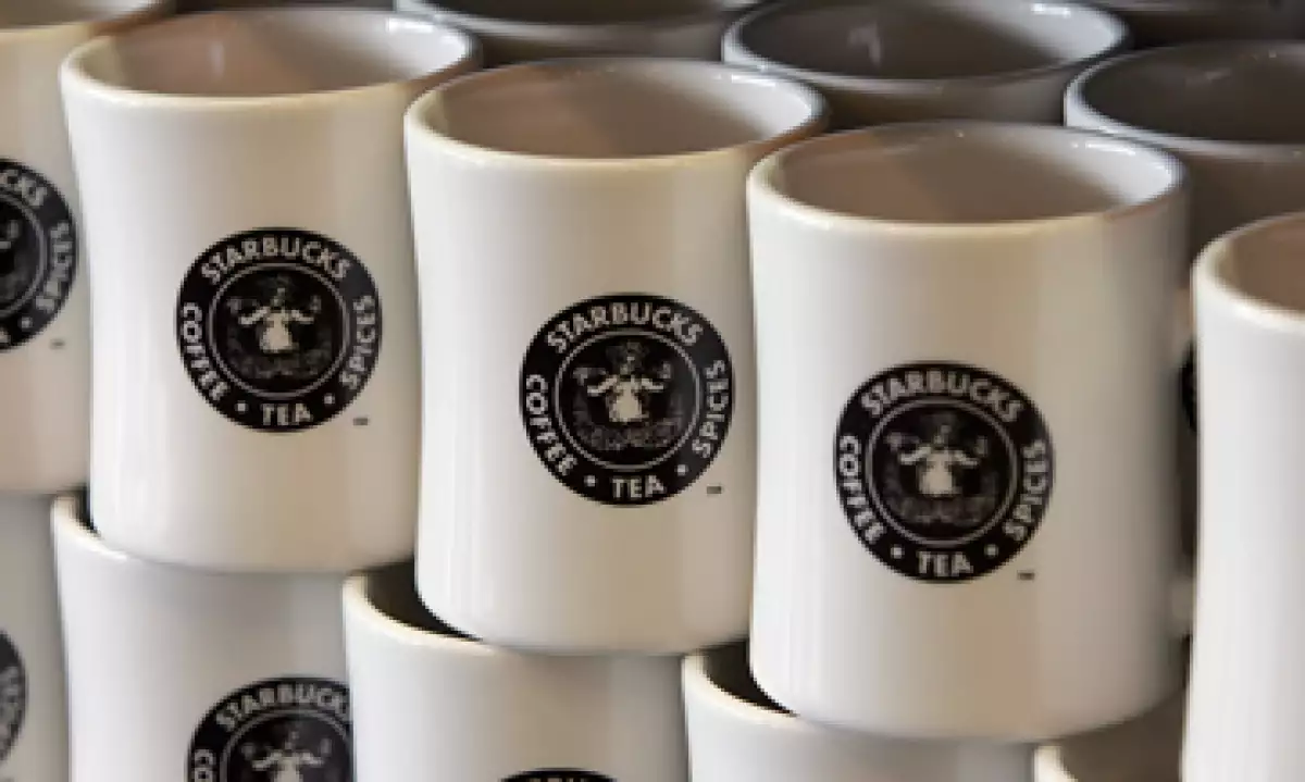 Starbucks planea amplificar su mensaje de unión a través de redes sociales. (Foto: AP)