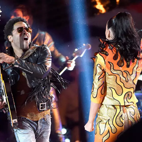 Katy Perry durante el medio tiempo del Super Bowl