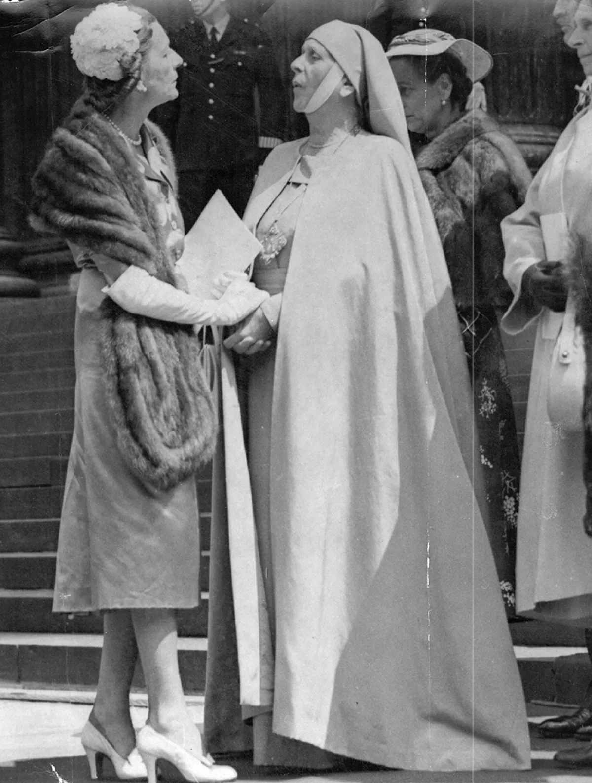 Countess Edwina Mountbatten Of Burma With Princess Alice Of Greece (right) At St Paul's Cathedral Princess Alice Of Battenberg Later Princess Andrew Of Greece And Denmark (victoria Alice Elizabeth Julia Marie; 25 February 1885 Oo 5 December 1969) Wa