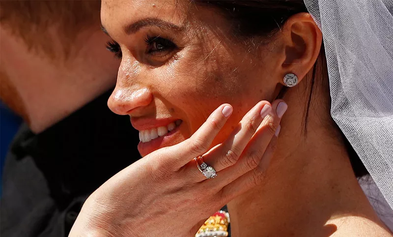 meghan-markle-joyas-lady-di-1