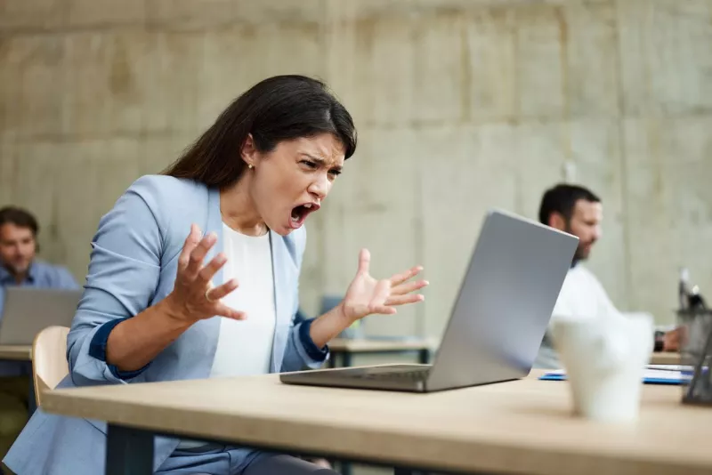 Aumenta el estrés laboral en 2024, una amenaza al talento y la productividad