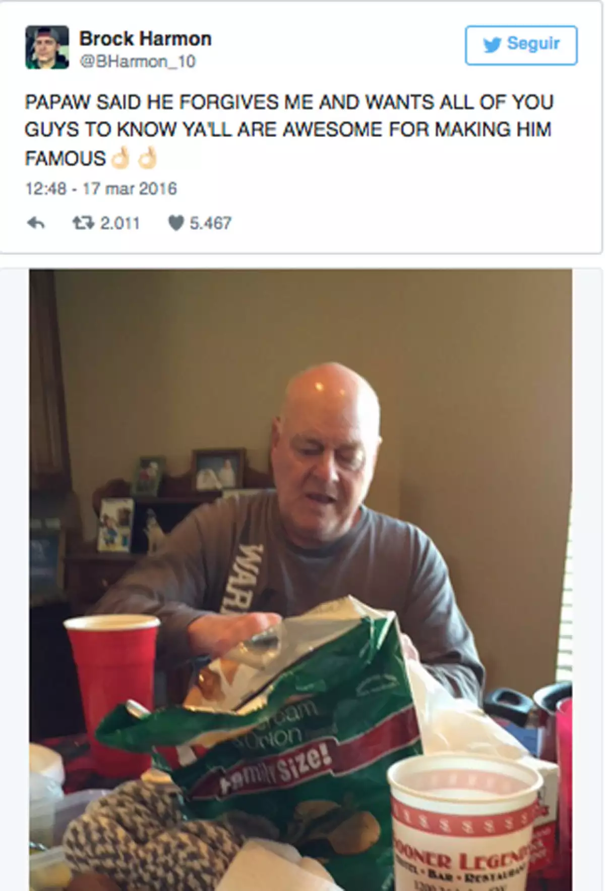 Esta es la foto que posteó el nieto que sí fue a ver a su abuelo al siguiente día.