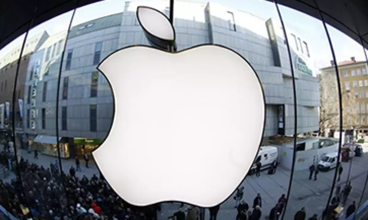 El valor de mercado de Apple supera en 260,000 mdd al de su principal rival, Microsoft. (Foto: Reuters)