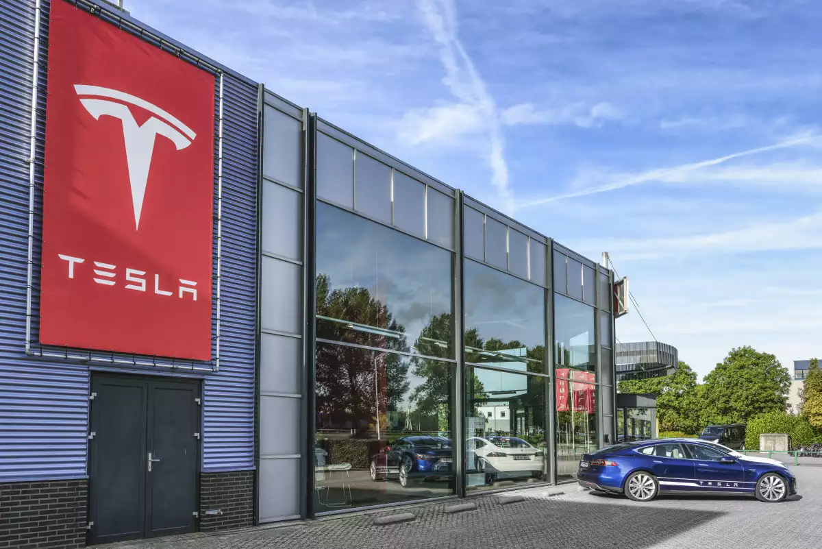 concesionaria de tesla
