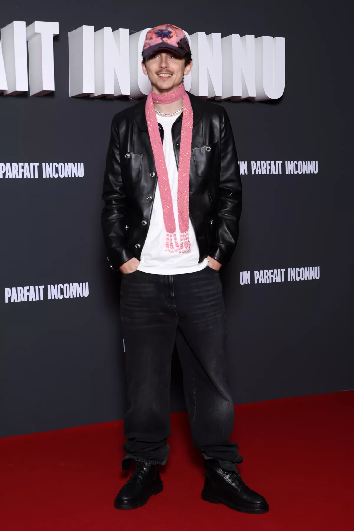 Timothee Chalamet usando bufanda 