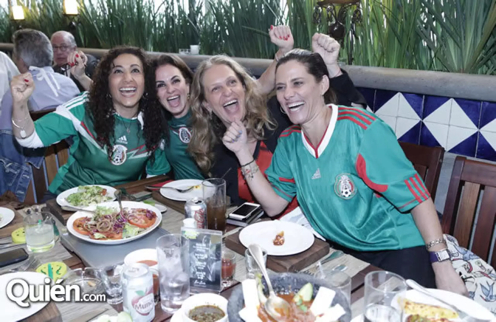 Viviam Sambra,Jacky Guindi,Ivette Romano,Emma Achar