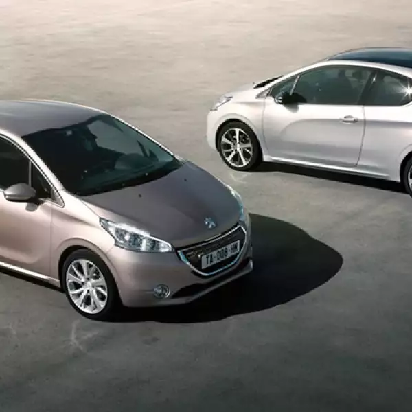 Además del tamaño, el vehículo también disminuye su peso en 110 kg promedio respecto del modelo 207.