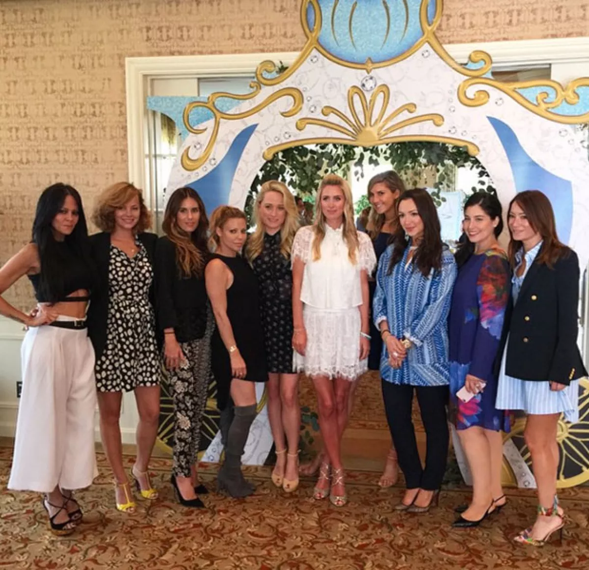 A la futura novia la acompañaron todas sus amigas.