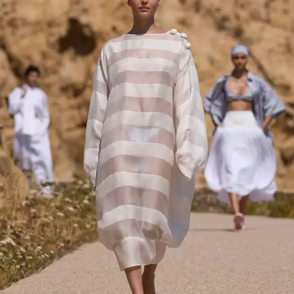Jacquemus PO S27 013.jpg