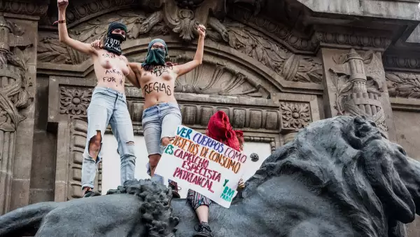 Protesta de mujeres contra la violencia en su contra
