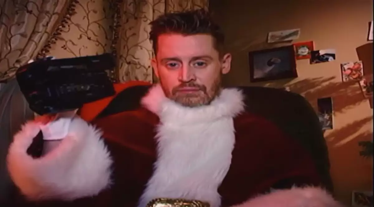 Macaulay Culkin Santa baby kim kardashian.jpeg
